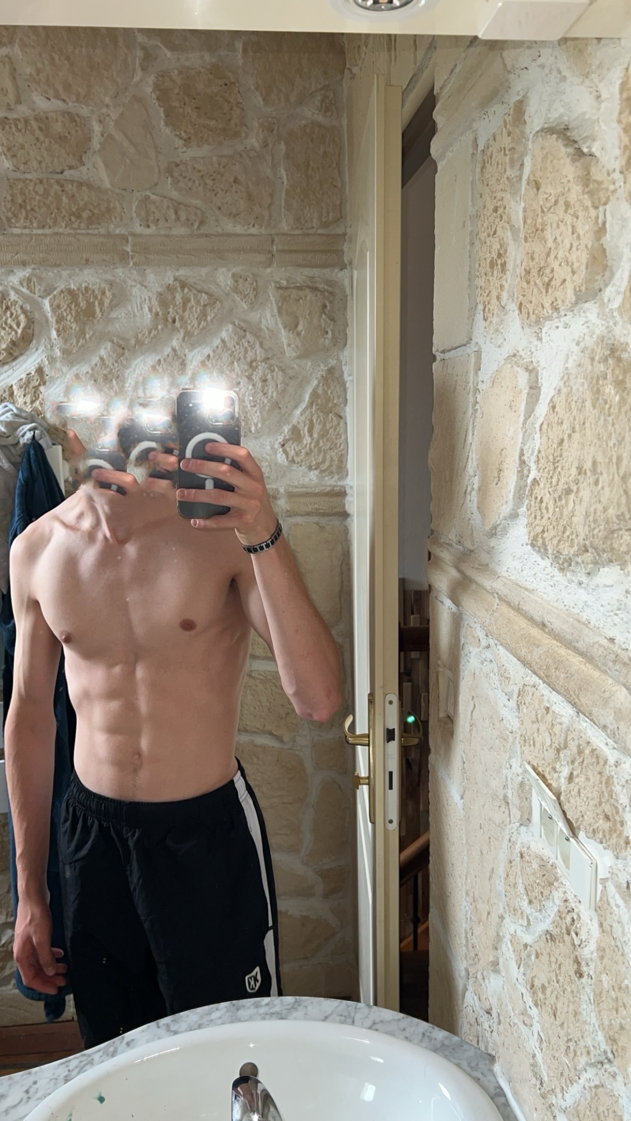 Profil de Aston, 19 ans, Adultère à Grass