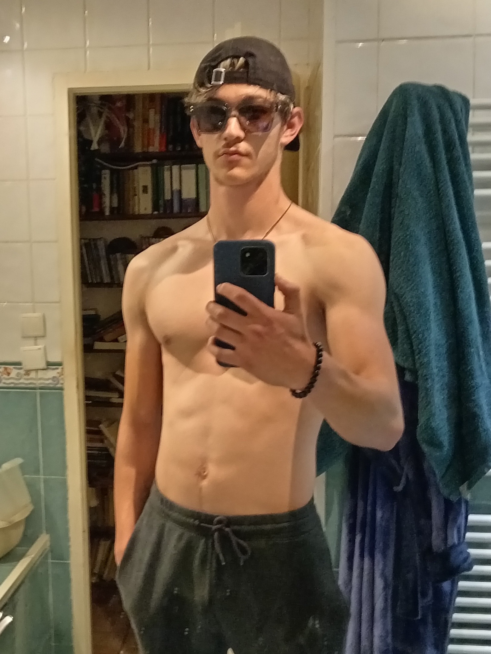 Profil de Bayron, 20 ans, Adultère à Nachtmanderscheid